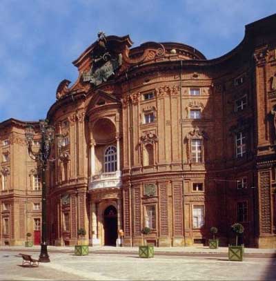 Palazzo Carignano, facciata