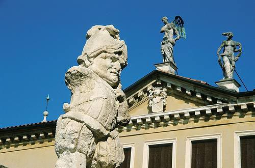 Villa Valmarana, particolare delle statue dei nani