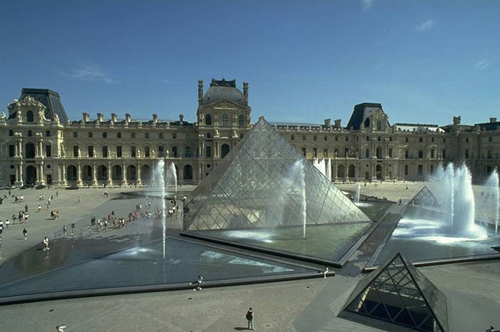 Il museo del Louvre Il museo del Louvre