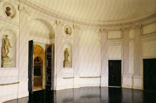 Sala ovale di Pietro da Cortona progettata da Bernini Sala ovale di Pietro da Cortona progettata da Bernini