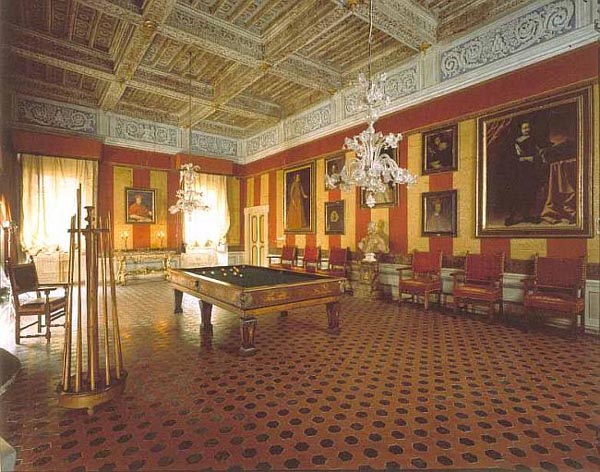 Il salone giallorosso appartenente al complesso degli Appartamenti del Cardinale