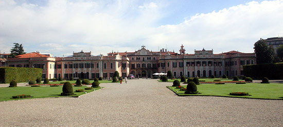Palazzo Estense, facciata 