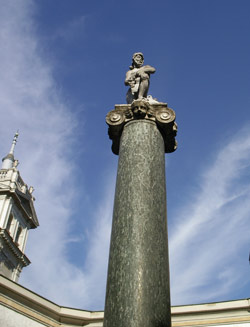 Villa Litta a Lainate, statua di Bacco 