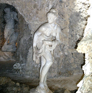 Villa Litta a Lainate, statua di Venere