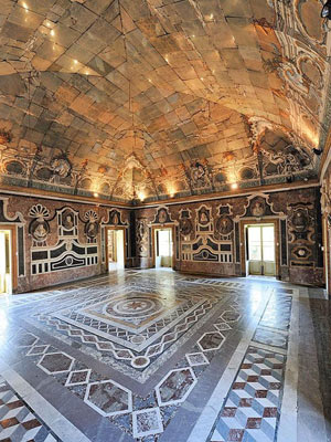 Villa Palagonia, sala degli specchi