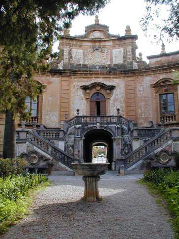 Villa Palagonia, facciata