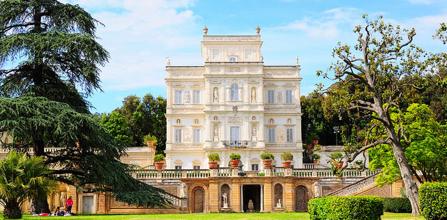 Villa Pamphilj, facciata e giardino
