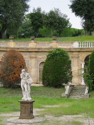 Villa Pamphilj, giardino del teatro
