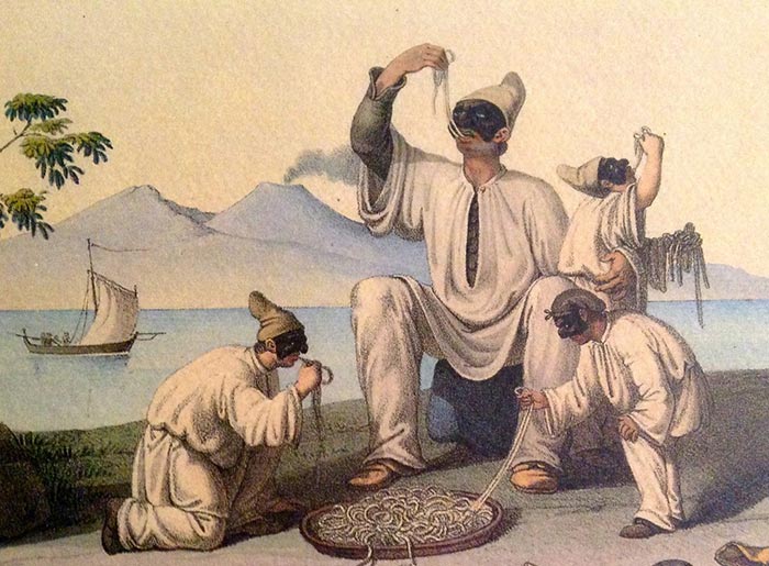 pulcinella mangia la pasta