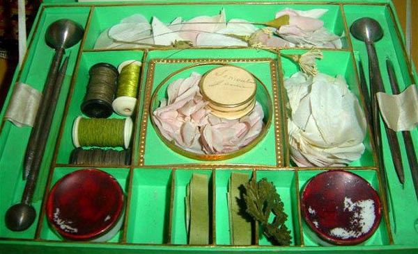 necessaire per fiori artificiali appartenuto a Maria Luisa